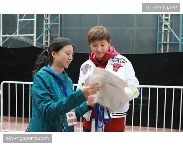 杨昊家冰箱里塞满蛋白粉，邻居以为他开健身房