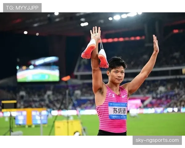 苏炳添比赛结束后直接抱娃，那反差感也太甜了吧！