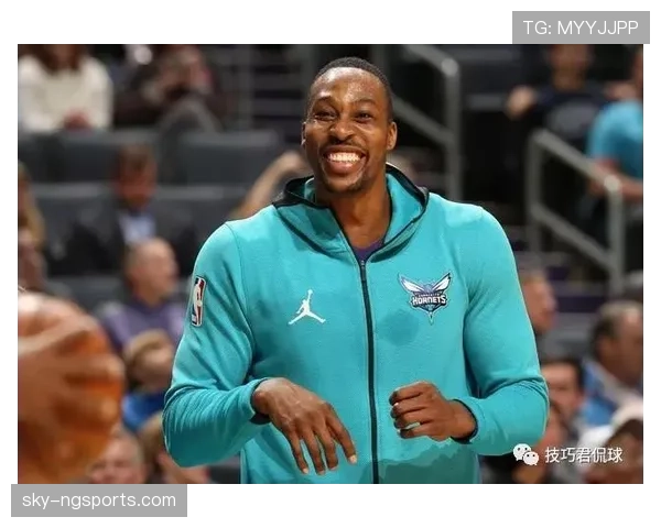 杰·伦·杰克逊二世挡拆拉开对位中锋三分威胁提升